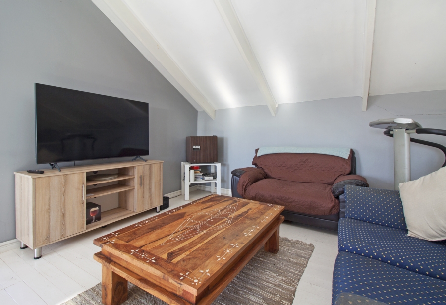 To Let 3 Bedroom Property for Rent in Imhoffs Gift Western Cape